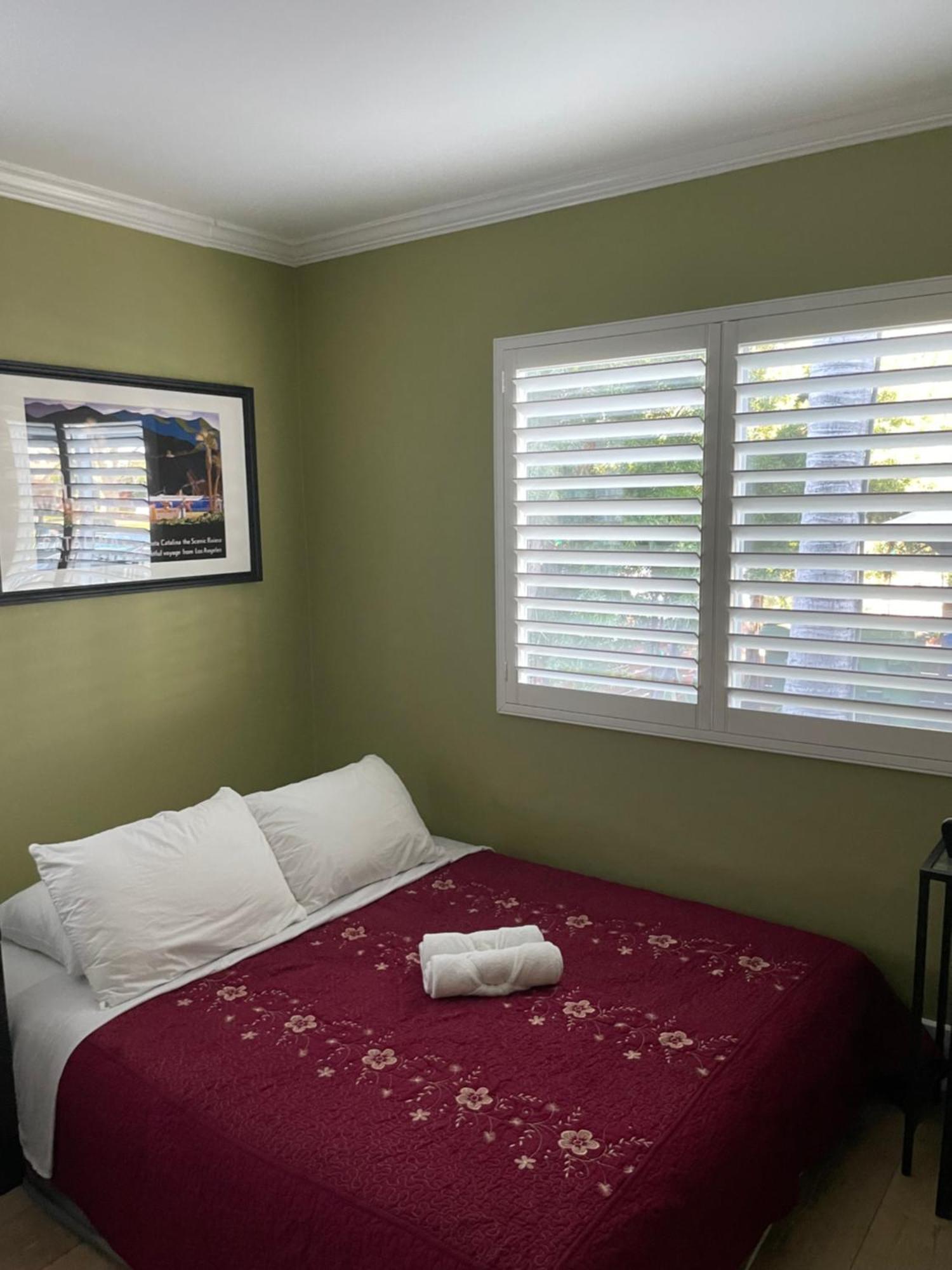 Private Room In Los Angeles With Wifi And Ac And Private Fridge!!! Exterior photo